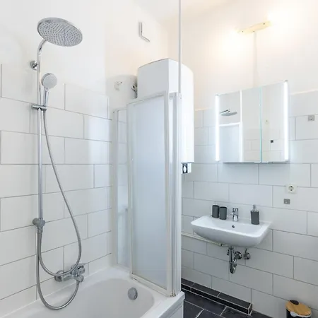 Modernes 72qm Zentral Mit Kueche Und Boxspringbett Osnabrück